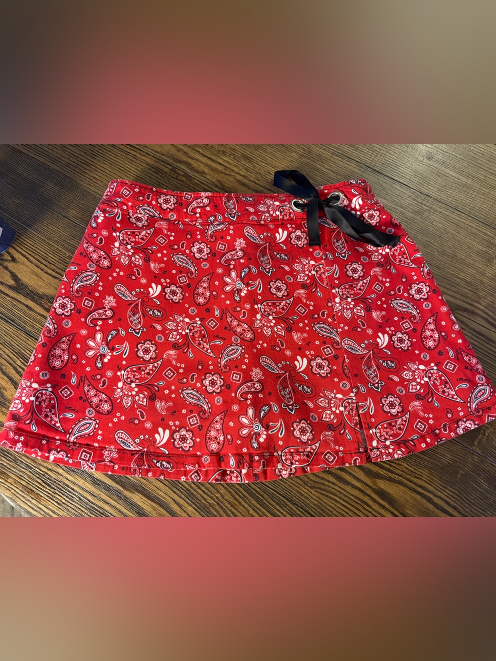 Carolina Blues - Red Paisley Mini Skort with Black Ribbon - size 10
